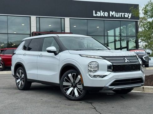 New 2025 Mitsubishi Outlander SE FWD image 1