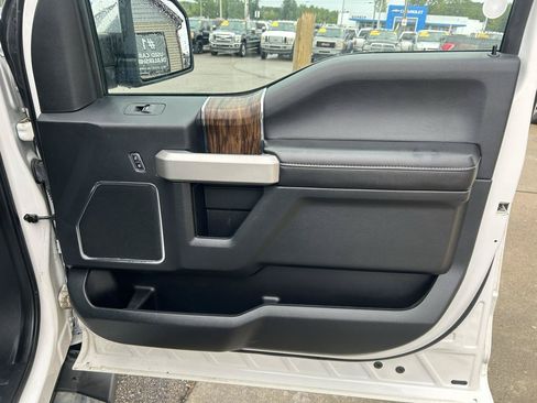 Used 2019 Ford F150 Lariat w/ Equipment Group 502A Luxury AWD/4WD image 16