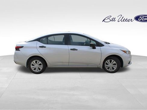 Used 2021 Nissan Versa S image 4