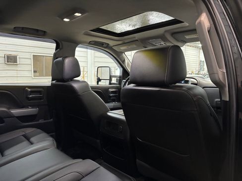 Used 2017 Chevrolet Silverado 2500 LTZ image 31