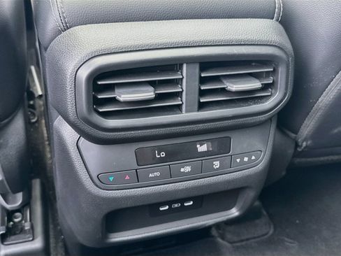 Used 2024 Honda Pilot Touring image 28