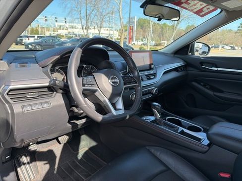 Used 2024 Nissan Altima 2.5 SR image 9