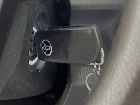 Used 2022 Toyota Camry LE image 23