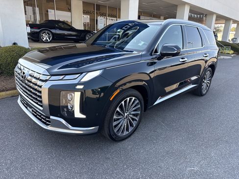 Used 2024 Hyundai Palisade Calligraphy image 1