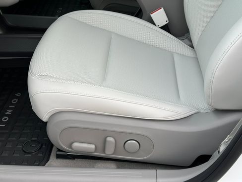 New 2025 Hyundai Ioniq 6 SEL image 10