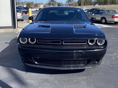 Used 2020 Dodge Challenger SXT image 6