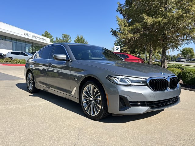 Certified 2023 BMW 530e xDrive w/ Premium Package AWD/4WD image 6