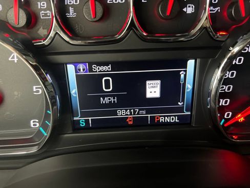 Used 2018 Chevrolet Tahoe LT w/ Luxury Package RWD image 11
