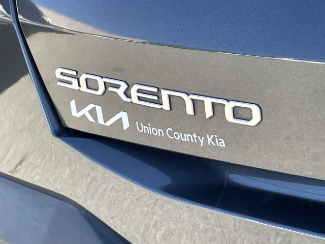 Certified 2024 Kia Sorento S FWD image 8