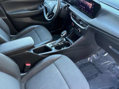 Certified 2024 Buick Encore GX Preferred FWD image 17