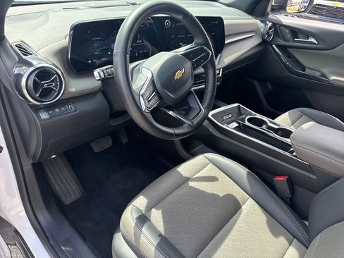 Used 2025 Chevrolet Equinox LT w/ Convenience Package II image 15