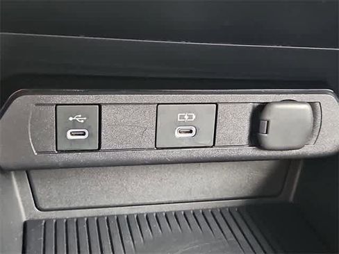 Used 2024 Toyota Prius LE image 27