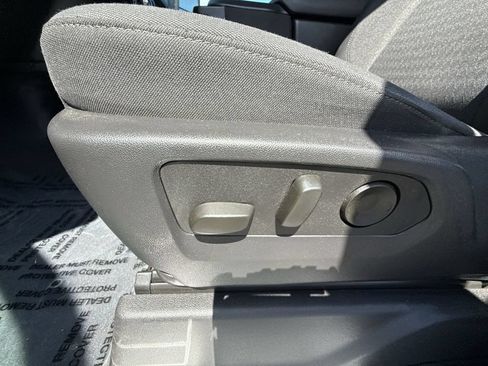 Used 2025 Chevrolet Silverado 2500 LT w/ Convenience Package AWD/4WD image 18