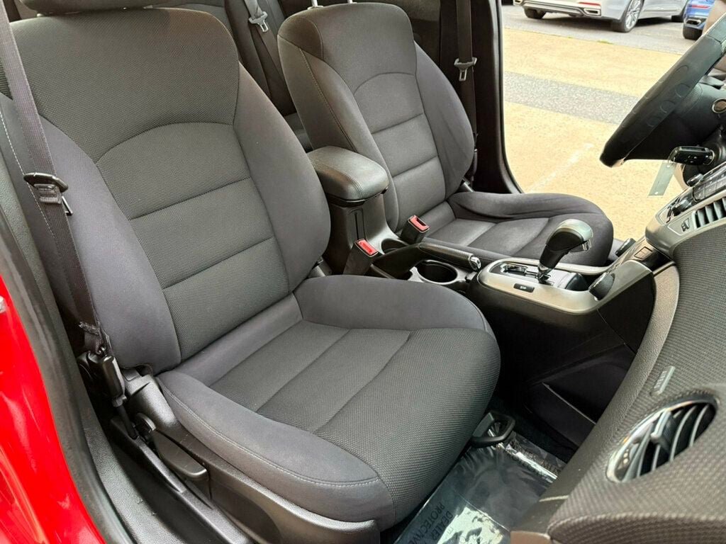 Used 2016 Chevrolet Cruze LT FWD image 25