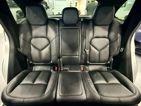 Used 2017 Porsche Cayenne S Platinum w/ Premium Package Plus (Pjy) AWD/4WD image 15