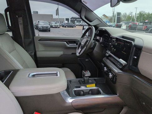 Used 2022 GMC Sierra 1500 SLT w/ SLT Premium Package image 7