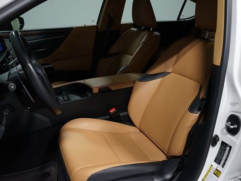 Used 2024 Lexus ES 350 w/ Premium Package FWD image 6