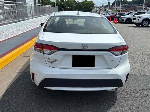 Used 2022 Toyota Corolla LE FWD image 5