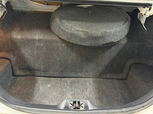 Used 2000 Lincoln Town Car Executive RWD image 15