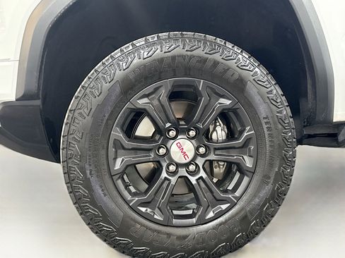 Used 2024 GMC Canyon Elevation w/ Convenience Package image 23