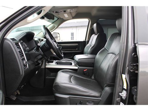 Used 2018 RAM 2500 Laramie w/ Sport Appearance Group image 8