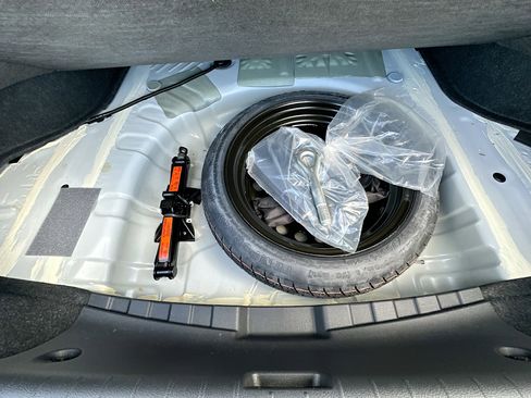 Used 2025 Nissan Sentra SV w/ Lighting Package image 30