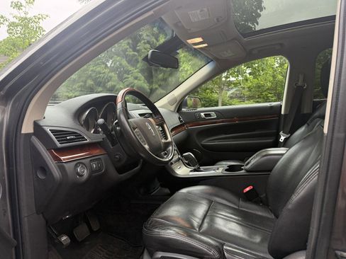 Used 2010 Lincoln MKT AWD image 13