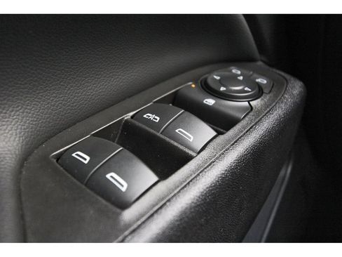 Used 2023 Chevrolet Equinox LT FWD image 20