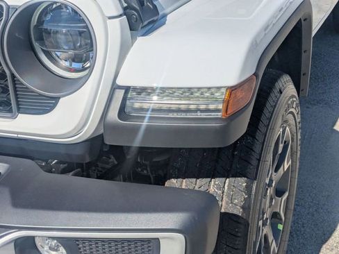 New 2026 Jeep Gladiator Sport AWD/4WD image 12
