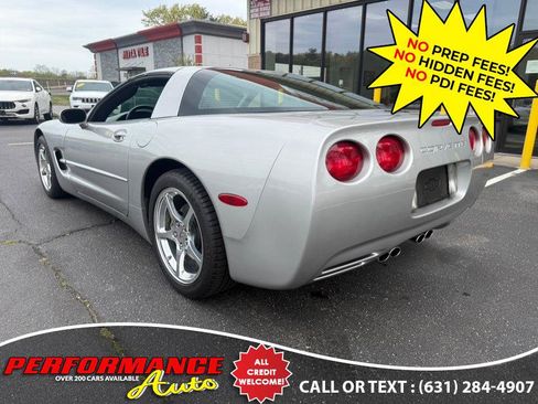 Used 2004 Chevrolet Corvette Coupe w/ Preferred Equipment Group RWD image 5