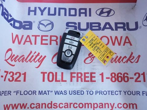 Used 2020 Ford Fusion Titanium FWD image 39