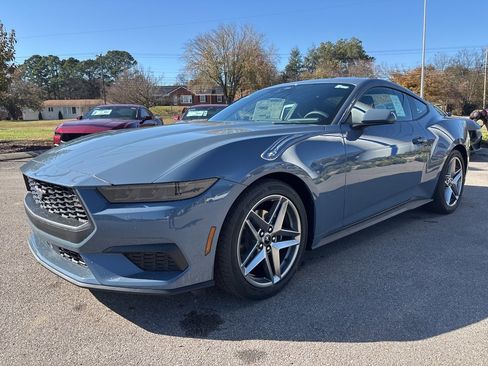 New 2025 Ford Mustang Coupe image 4