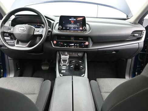 Used 2025 Nissan Rogue SV FWD image 30