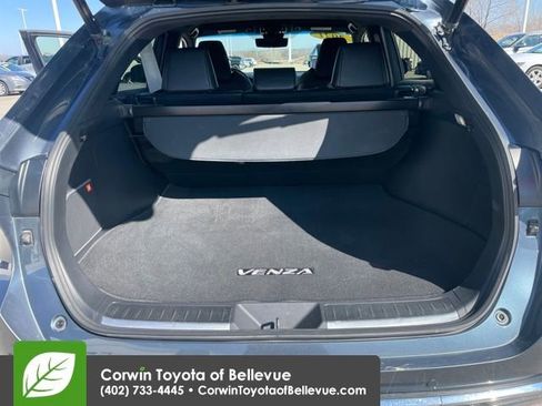 Used 2021 Toyota Venza Limited image 29