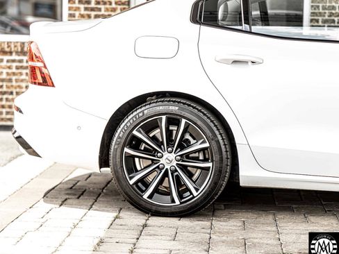 Used 2023 Volvo S60 T8 Plus image 11