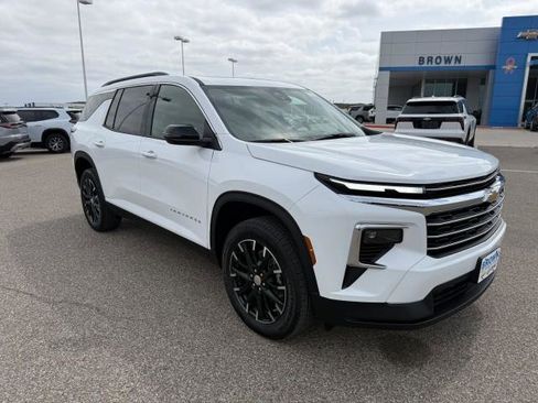 New 2026 Chevrolet Traverse LT image 11