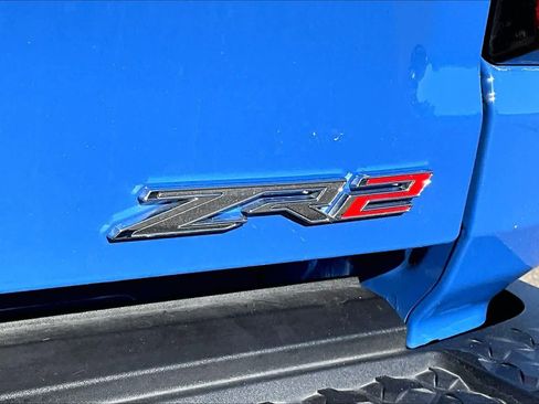 Used 2025 Chevrolet Colorado ZR2 AWD/4WD image 9