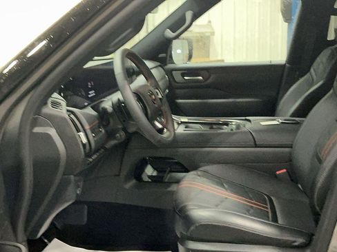 Used 2026 Nissan Armada PRO-4X AWD/4WD image 15