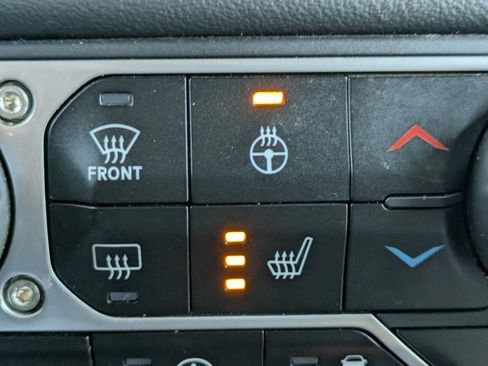 Used 2024 Jeep Gladiator Rubicon w/ Technology Group image 34