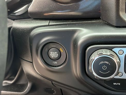 Certified 2021 Jeep Wrangler Unlimited Sahara AWD/4WD image 23