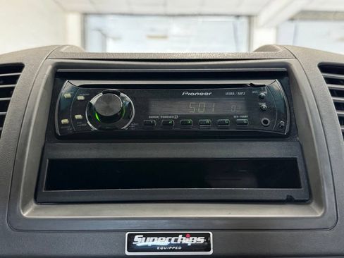 Used 2005 Nissan Frontier NISMO AWD/4WD image 16