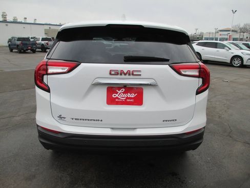 Used 2023 GMC Terrain SLE image 6