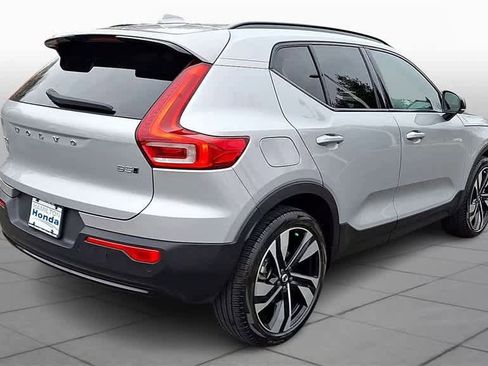 Used 2023 Volvo XC40 B5 Ultimate w/ Protection Package Premier image 8