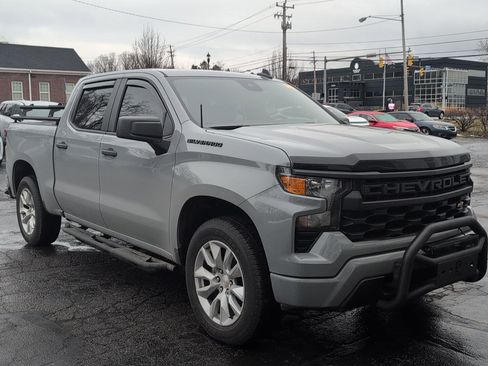 Used 2024 Chevrolet Silverado 1500 Custom image 1