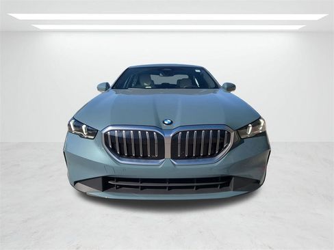 New 2025 BMW 530i image 9