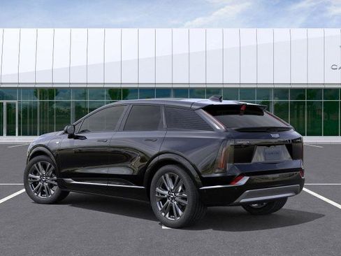 New 2026 Cadillac Optiq Sport 2 image 4