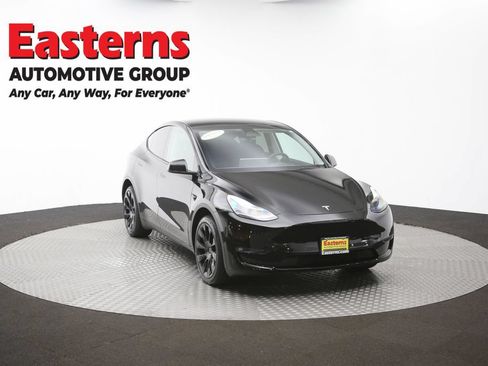 Used 2023 Tesla Model Y Long Range AWD/4WD image 45