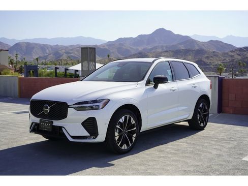 New 2026 Volvo XC60 B5 Plus w/ Protection Package Premier image 4