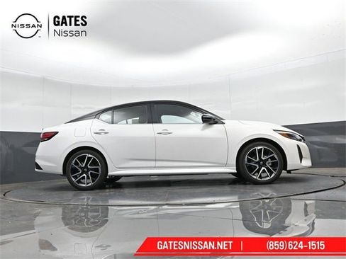 New 2025 Nissan Sentra SR image 41