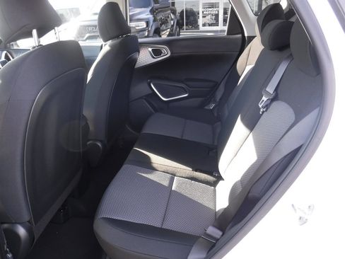 Used 2023 Kia Soul LX image 8